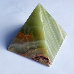 Фигурка из оникса "Пирамида" (8 x 8 x 8 см) FO0094