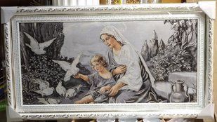 Гобеленовая икона с люрексом "Мария и младенец Иисус с голубями" (50 x 90 см) B294