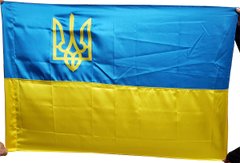 Флаг Украины атласный с гербом (тризуб) (90 x 135 см) US0034