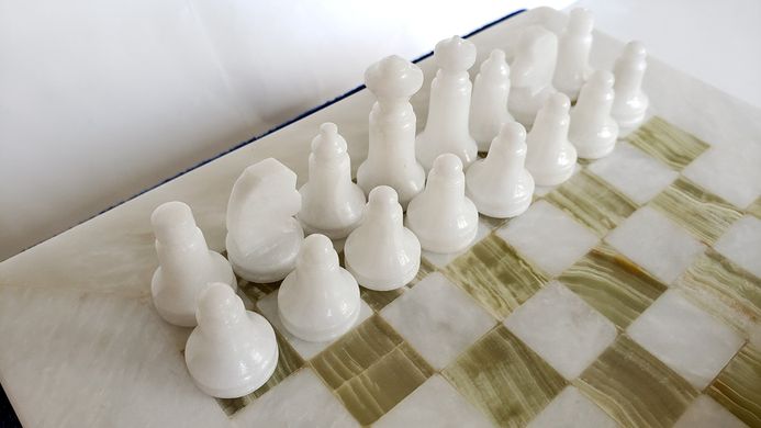 Шахматы из оникса (20,5 x 20,5 см) NO02