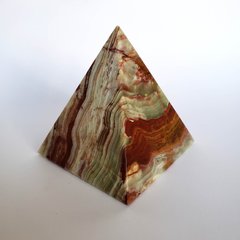 Фигурка из оникса Пирамида (10 x 10 x 10 см) FO0009