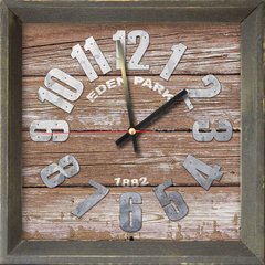 Годинник настінний в дерев'яній рамі (28 x 28 см) F-32